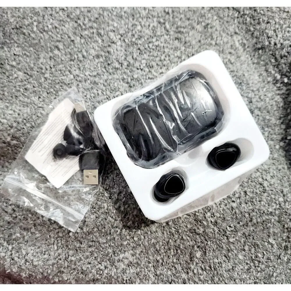 M10 True Wireless Earbuds with Charging Case – (NEW) - Picture 4 of 5